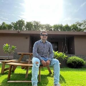 Meet your Posher, Jaymin